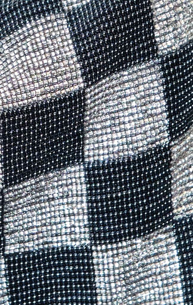 Close up on Chaquira Chain Baguette - Checkered Antracit Silver